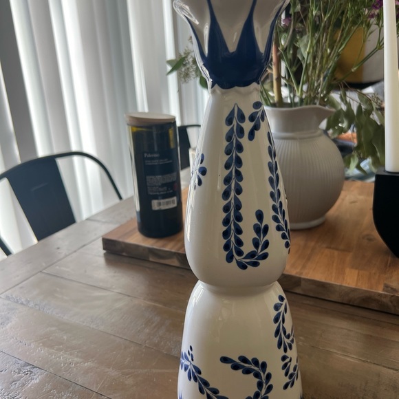 EMPTY Clase Azul Reposado Tequila Bottle 750ml Hand Painted Blue & White - Picture 6 of 9